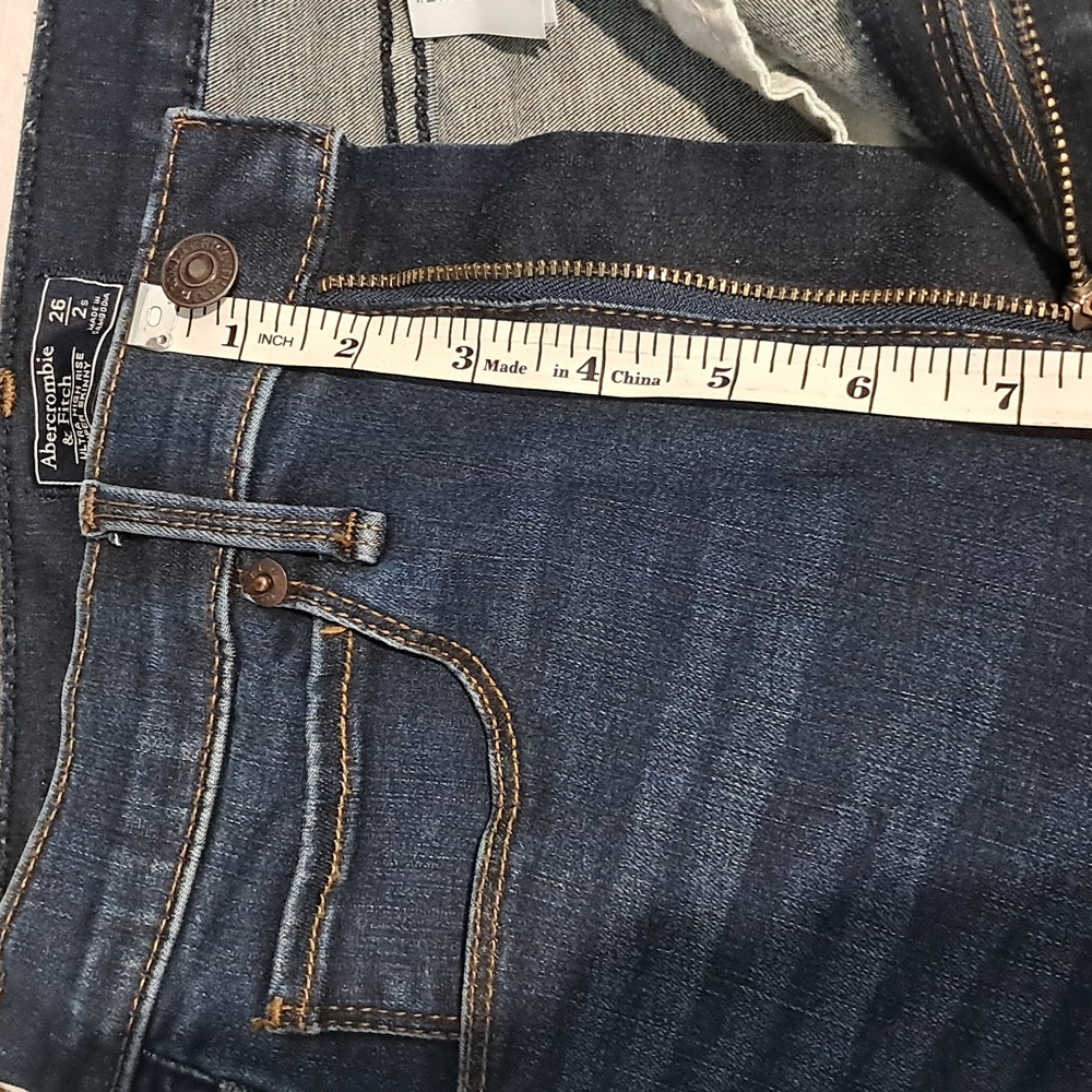Abercrombie & Fitch Ultra High Rise Super Skinny Size 2/26. Distressed. - Picture 12 of 14